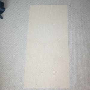 No Slip Table Runner